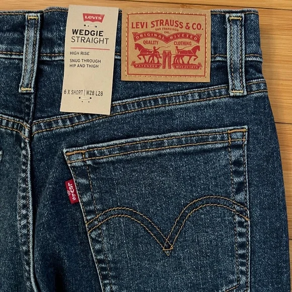 Levi’s High Rise Straight Ankle Jeans - Picture 6 of 6